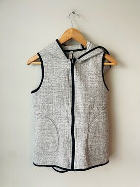 Lululemon Insculpt Hooded Zip Vest